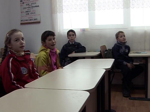 Copii scoala din Aspra (c) eMM.ro